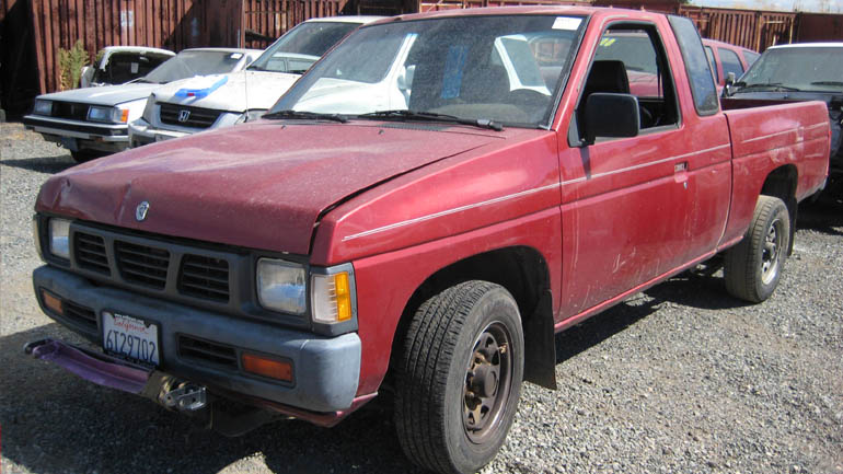 Σε δημοπρασία αγροτικό pick up Nissan για… 100 ευρώ και Rover για 300